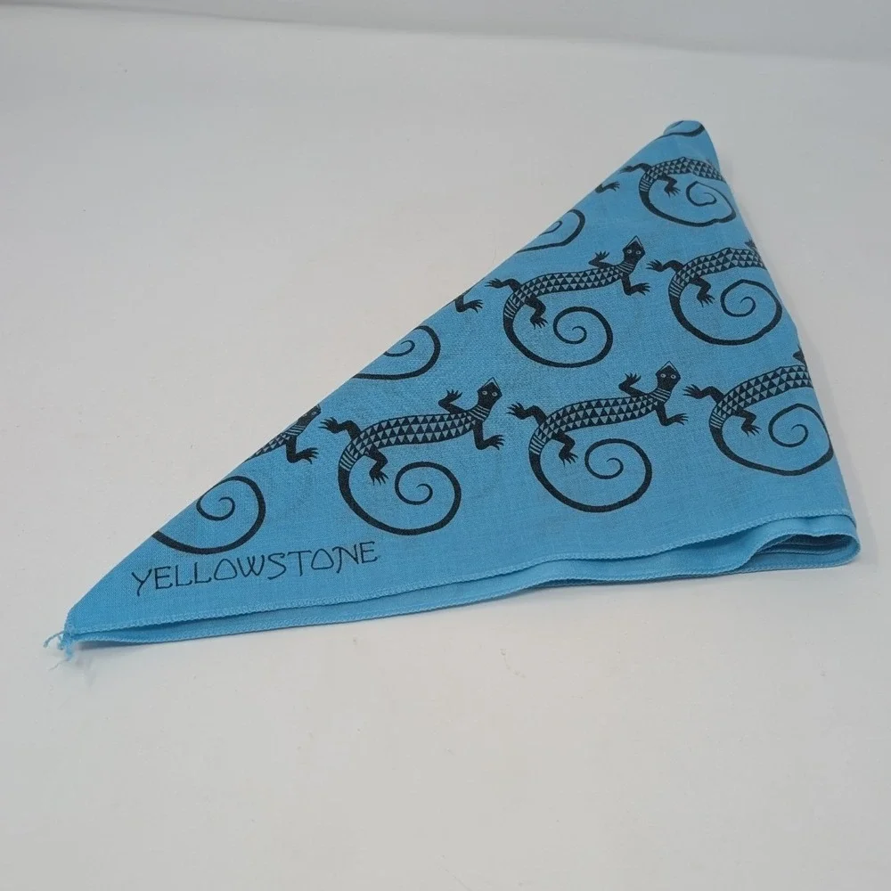 Vintage 1981 Yellowstone National Park Lizard Bandana Aqua Blue Southwest Images